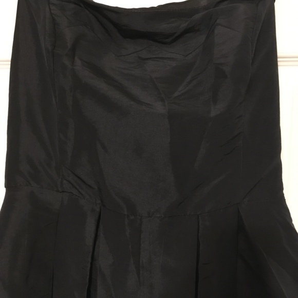 Boned Bodice Strapless Cocktail Dress - AMAZING DETAILS - Picture 2 of 5